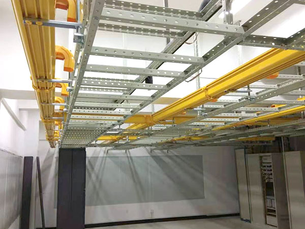 架間列間纖纜管理系統